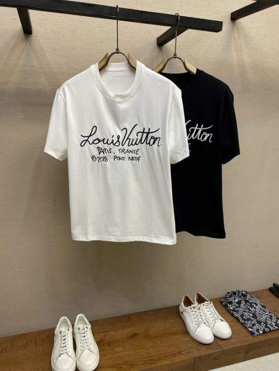 Picture of Louis Vuitton T Shirts Short _SKULVM-3XL24or028521